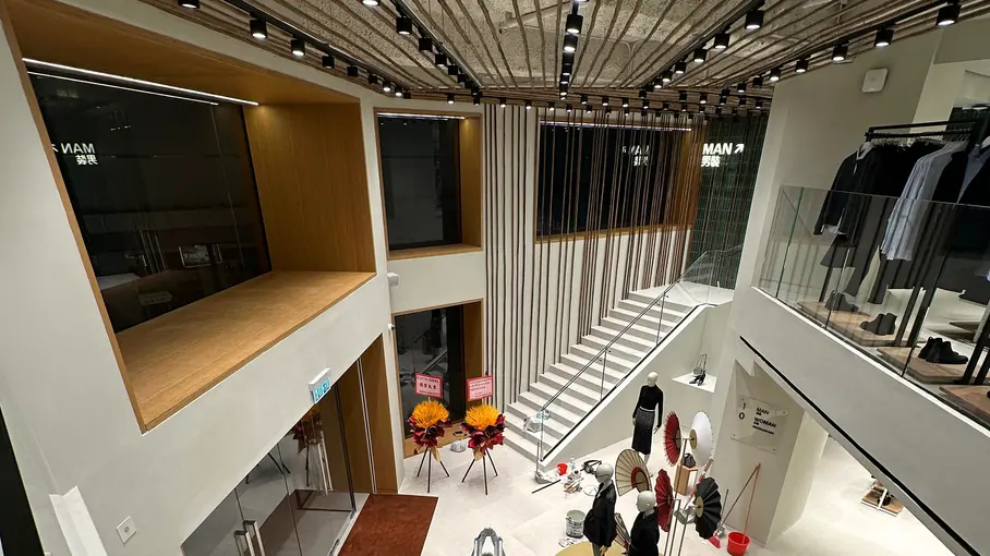 MANGO, Central — retail fit-out