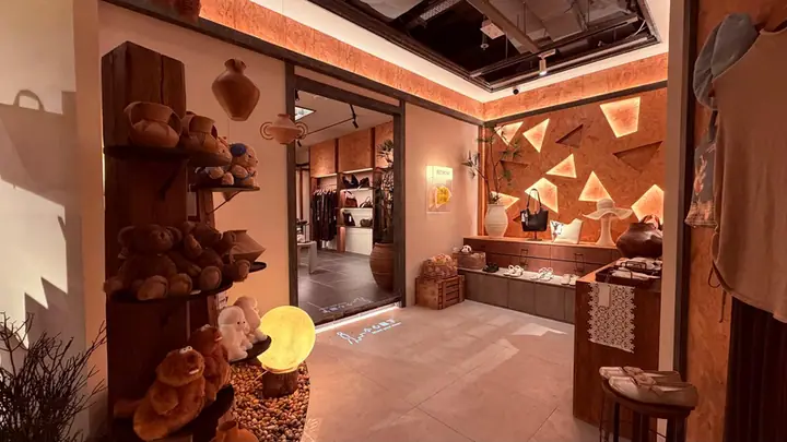 SETIROM · Tsim Sha Tsui · Lantern island · approx. 3,500 sq.ft.